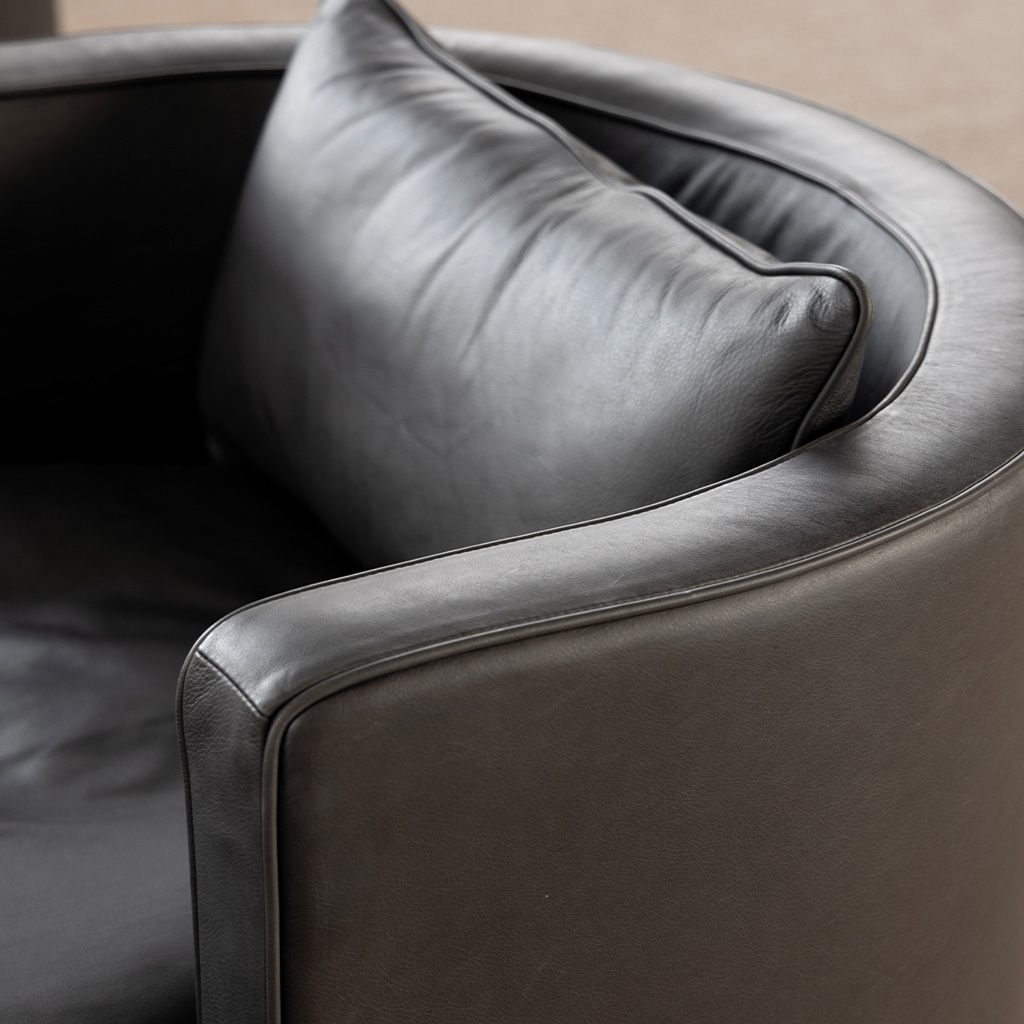 JOAN snurrbar skinnfåtölj - Bild 3