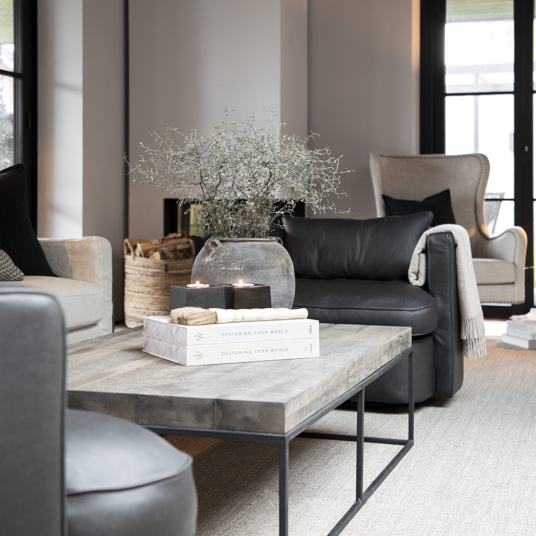 JOAN snurrbar skinnfåtölj - Bild 7