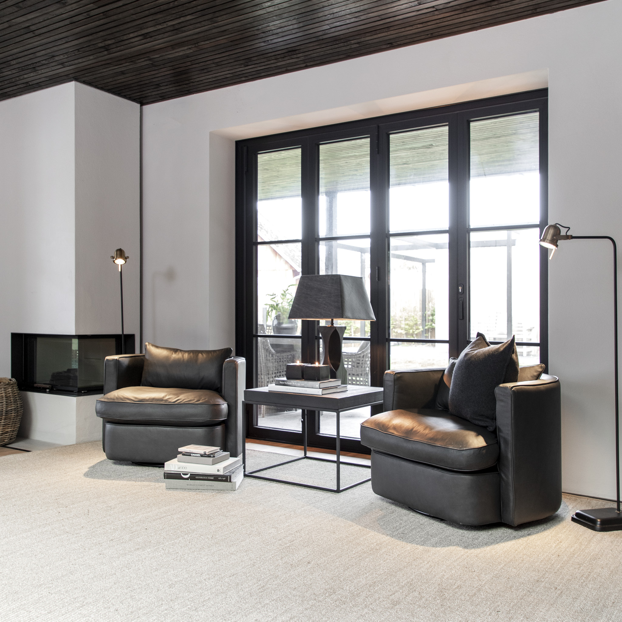 JOAN snurrbar skinnfåtölj - Bild 6